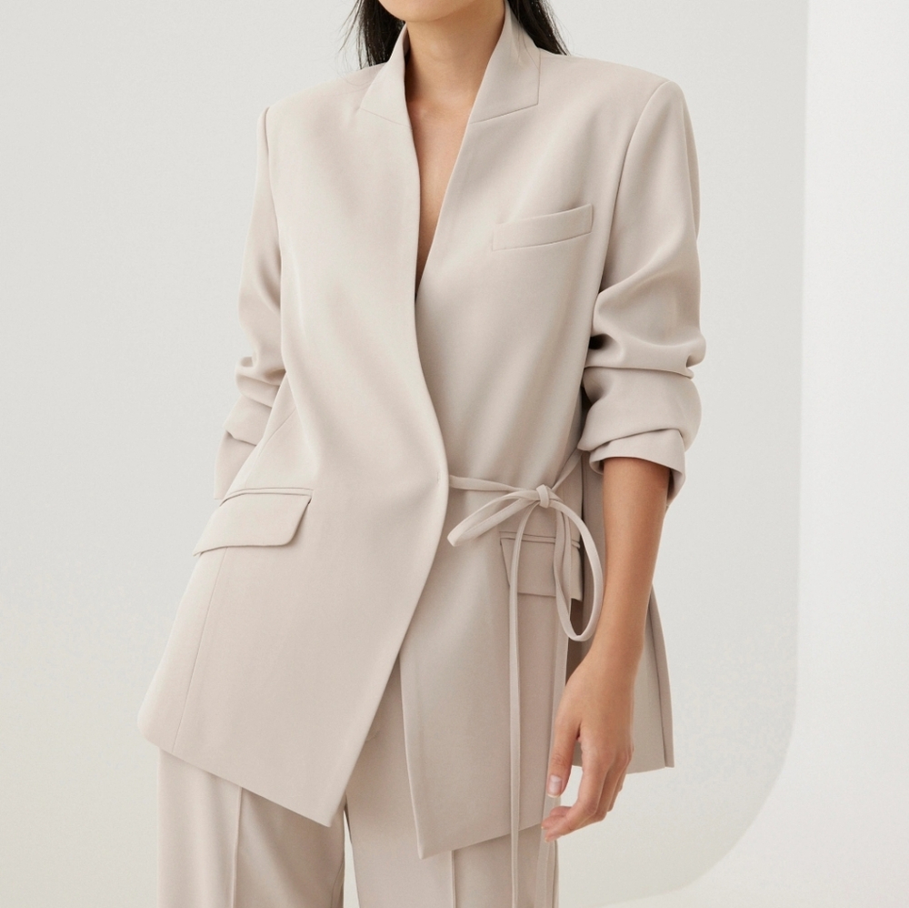 LOVE BONITO NWT BLAZER